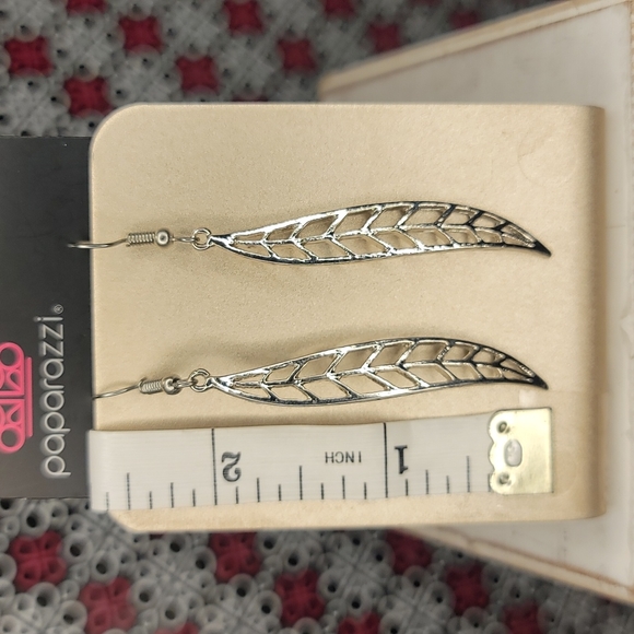 Feelin Feathery - Earrings - Picture 2 of 2